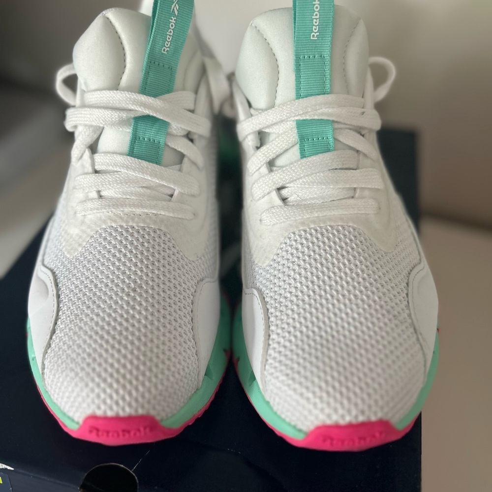 Reebok ZIG DYNAMICA, size 6.5 women’s, white with neon colors - Picture 3 of 4